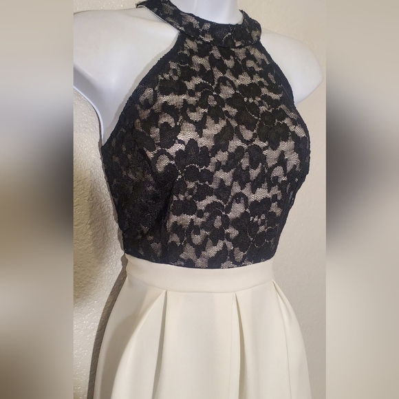 💚5/$25 Sweet Storm Black Lace Halter Top Dress With Pleated Skirt Size Medium - Picture 4 of 9